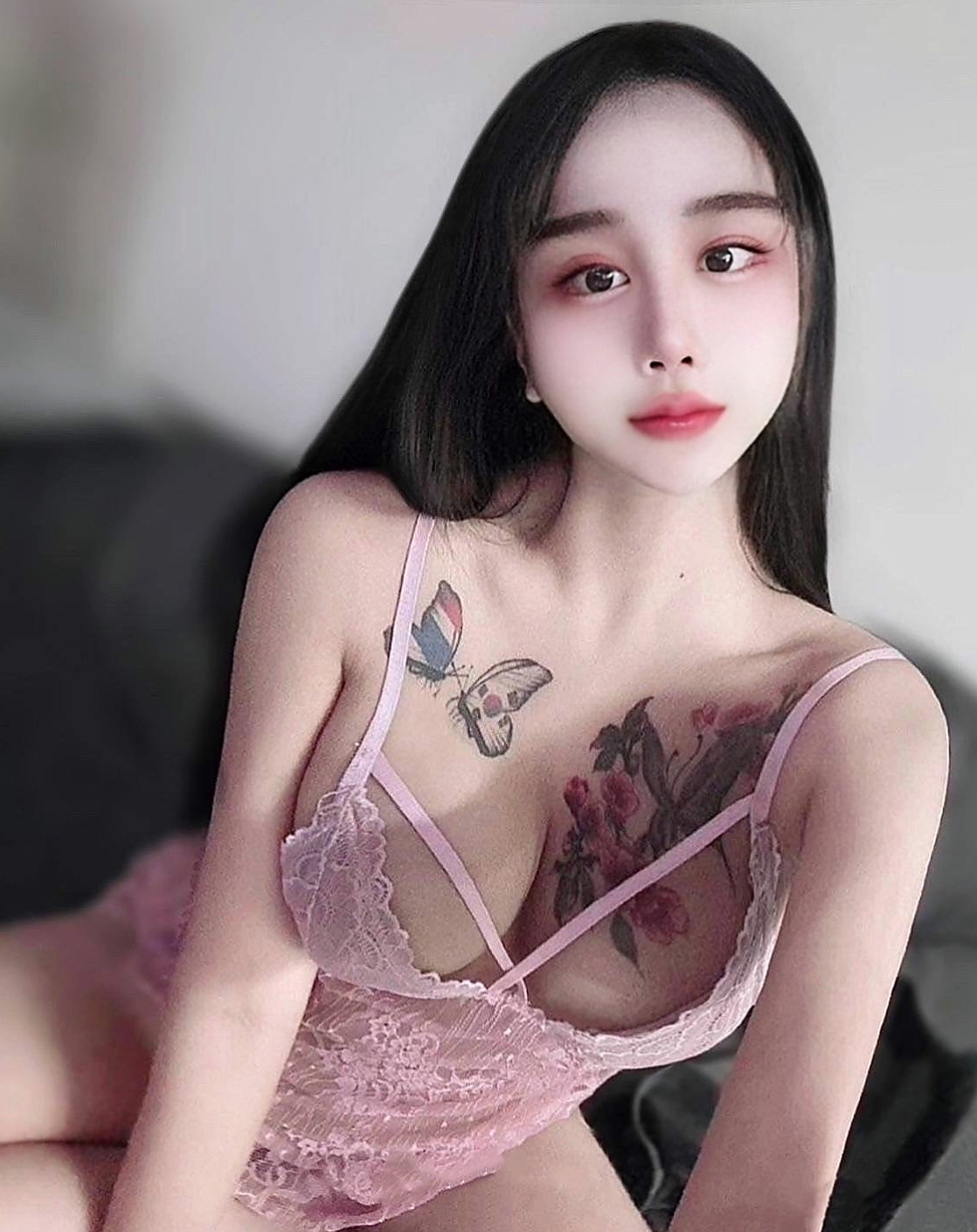 ▼龍井找茶▼藍妮▼白虎辣妹▼身高164cm▼體重43kg▼胸圍C罩杯▼年齡20歲▼#跟你玩AV劇情 時時刻刻挑逗你 #男性荷爾蒙  全套服務剛下海極品正妹 #服務一流 戰鬥格女女